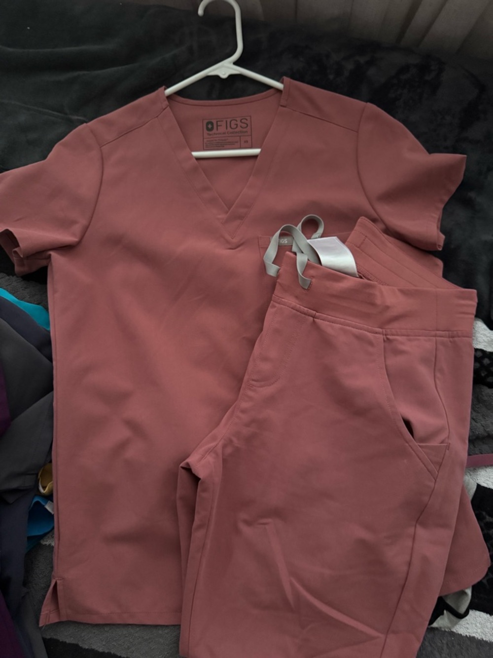 Figs Rose Blush V-Neck Scrub Xsmall Top and regular small joggers